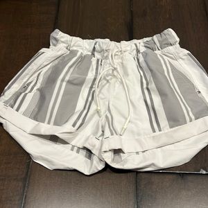 Lululemon short short
